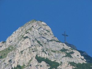 busteni-muntii-caraiman-si-crucea-caraiman
