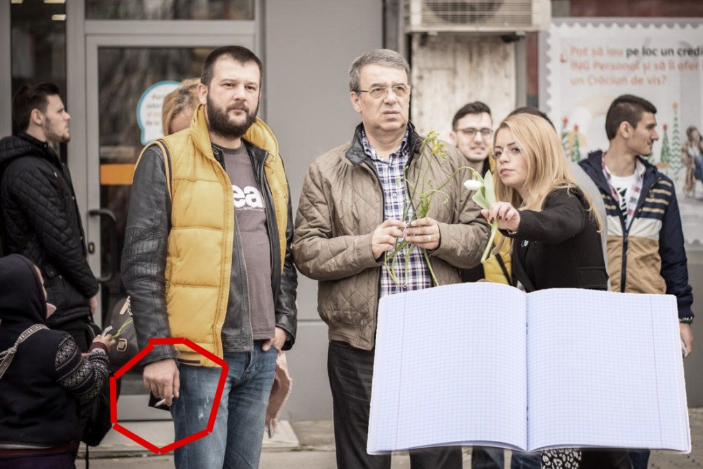 cu_drepta_fumam_si_oferim_flori