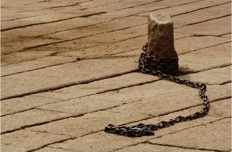 Chain_expressing_freedom-1024x675