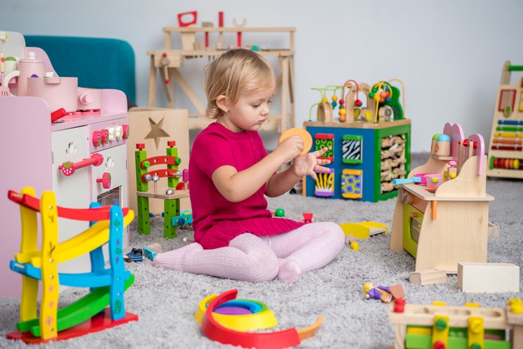 Cate-nLunaSi-nStele-educative si interactive (2)