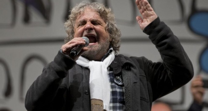 Italia: Cofondatorul Mișcării 5 Stele, Beppe Grillo, este cercetat pentru contractele de publicitate cu compania Moby – International