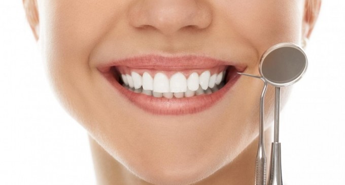 Ce trebuie să știi despre implantul dentar fast & fixed? Cui îi este recomandată această opțiune?