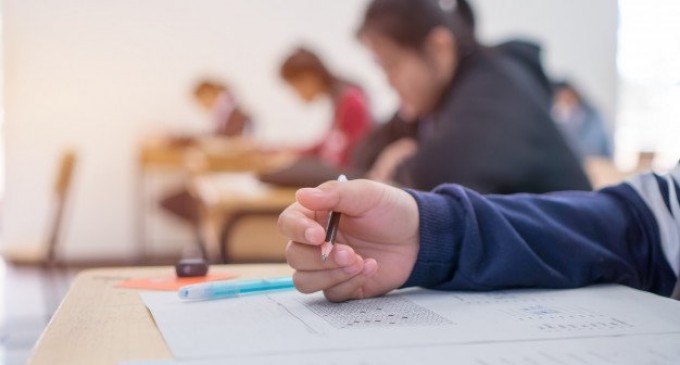 Școala după pandemie: Extenuare, furie, tristețe / Doar 1 din 3 elevi din clasa a VIII-a se simte pregătit pentru Evaluarea Națională – sondaj