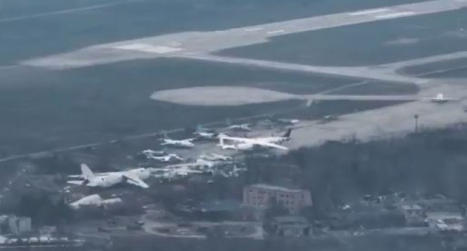 VIDEO Forțele ruse se retrag de pe aeroportul Antonov, în afara Kievului / Hostomel a fost prima victorie rusă din război